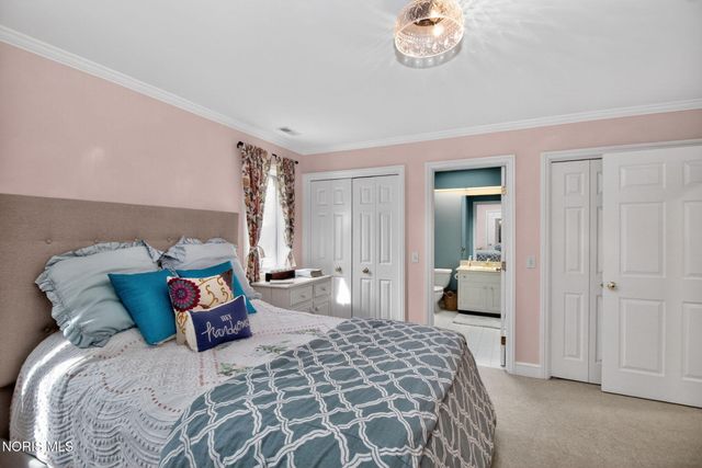 2709 Westchester Road, Ottawa Hills, OH 43615