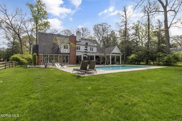 2709 Westchester Road, Ottawa Hills, OH 43615