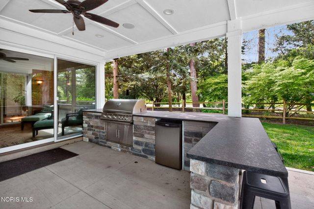 2709 Westchester Road, Ottawa Hills, OH 43615