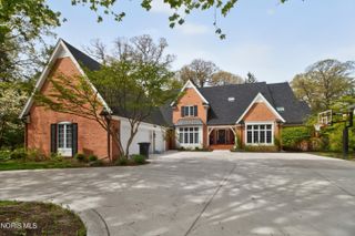 2709 Westchester Road, Ottawa Hills, OH 43615