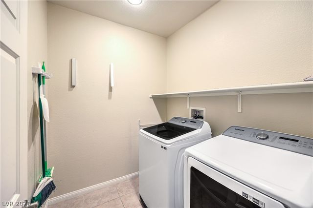 8213 Dragonfly Bush Court, North Las Vegas, NV 89085