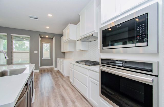 14910 Mossycup Spur Way, Cypress, TX 77433