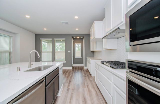 14910 Mossycup Spur Way, Cypress, TX 77433