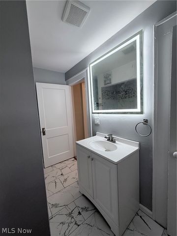 569 Barwell Street, Akron, OH 44303