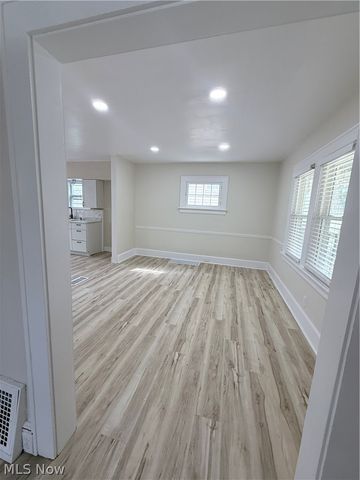 569 Barwell Street, Akron, OH 44303