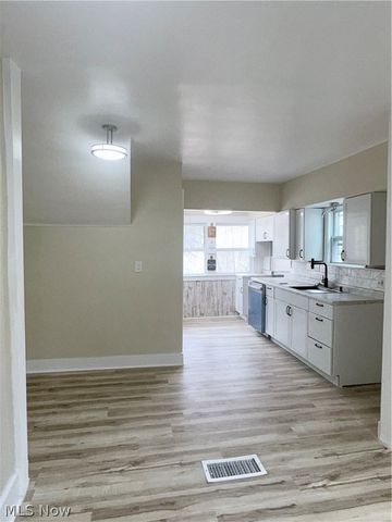 569 Barwell Street, Akron, OH 44303