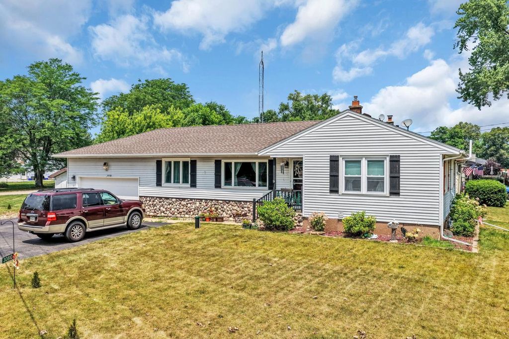 30810 Weiler ROAD, Burlington, WI 53105