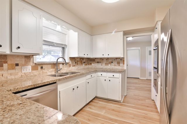 614 Kyle Street, Sugar Land, TX 77478