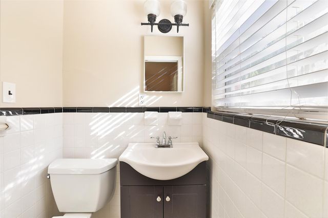 614 Kyle Street, Sugar Land, TX 77478