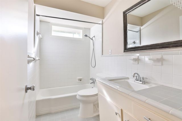 614 Kyle Street, Sugar Land, TX 77478