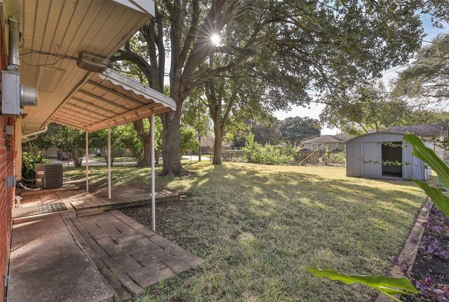 614 Kyle Street, Sugar Land, TX 77478