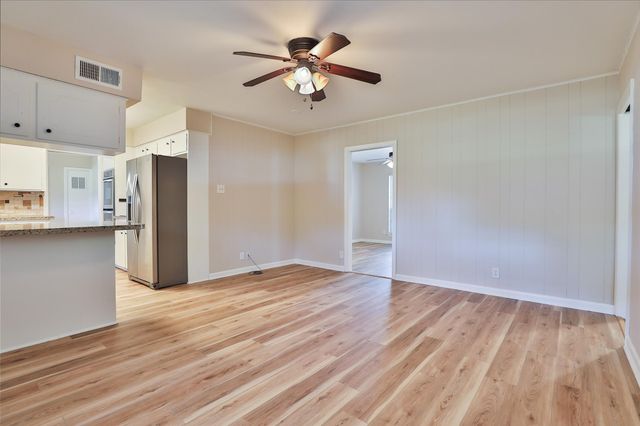 614 Kyle Street, Sugar Land, TX 77478