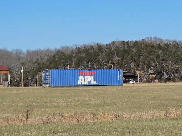 451 River Front Dr, Clifton, TN 38425