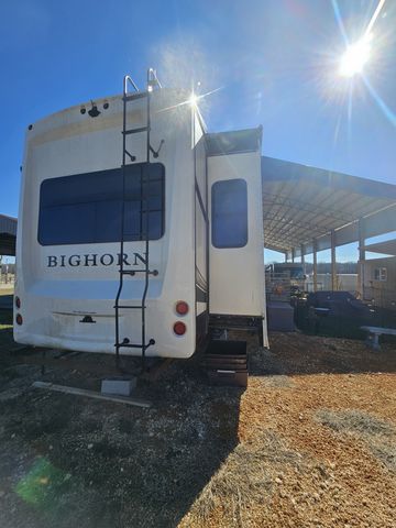 451 River Front Dr, Clifton, TN 38425