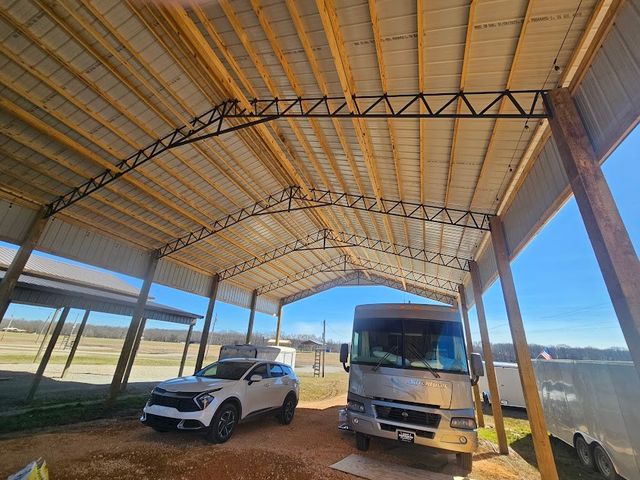 451 River Front Dr, Clifton, TN 38425