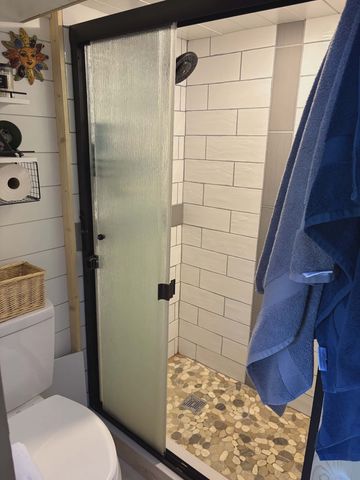 451 River Front Dr, Clifton, TN 38425