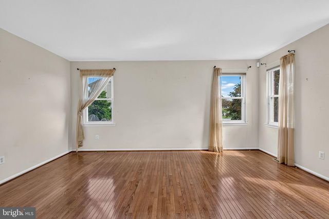 25 DOMINION DR, Marlton, NJ 08053