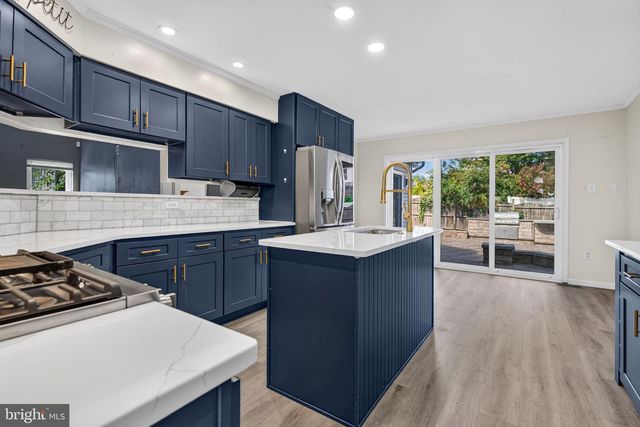 25 DOMINION DR, Marlton, NJ 08053