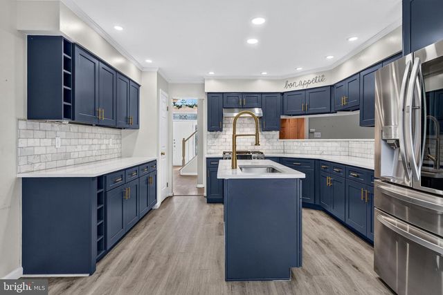 25 DOMINION DR, Marlton, NJ 08053