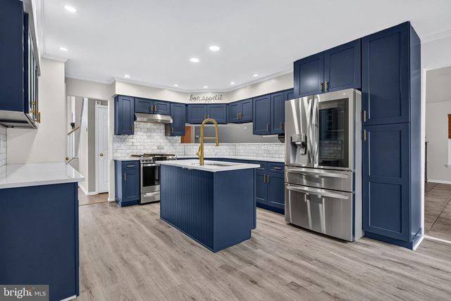 25 DOMINION DR, Marlton, NJ 08053