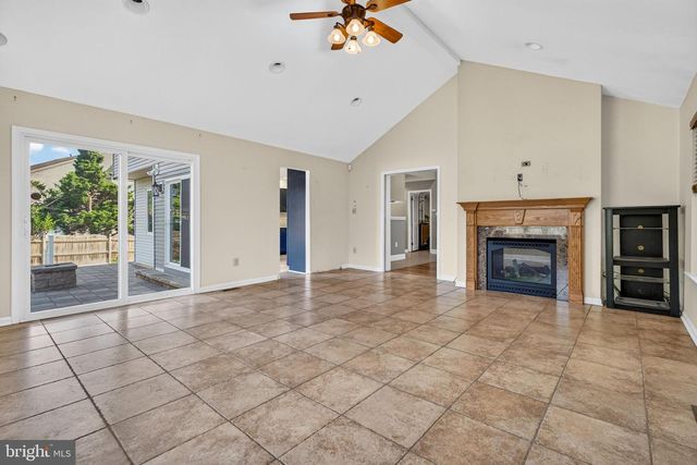 25 DOMINION DR, Marlton, NJ 08053