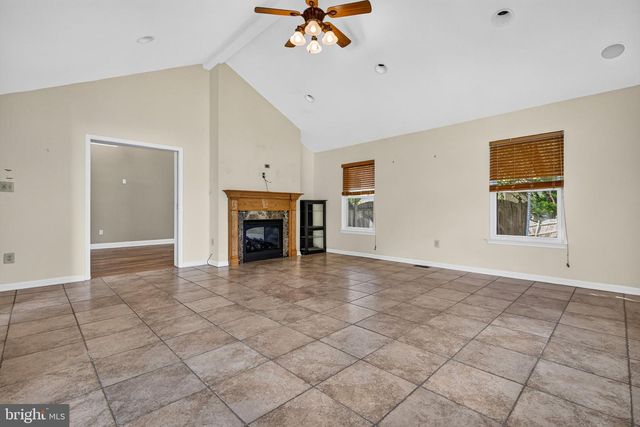 25 DOMINION DR, Marlton, NJ 08053