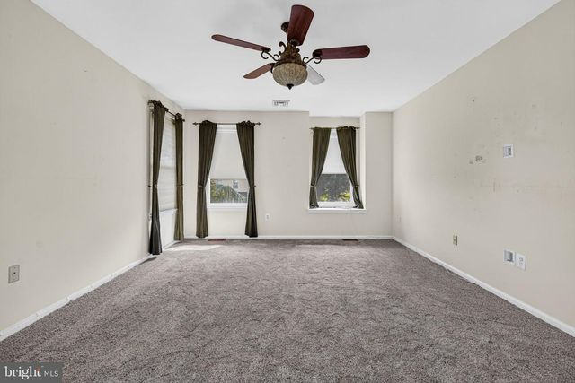 25 DOMINION DR, Marlton, NJ 08053