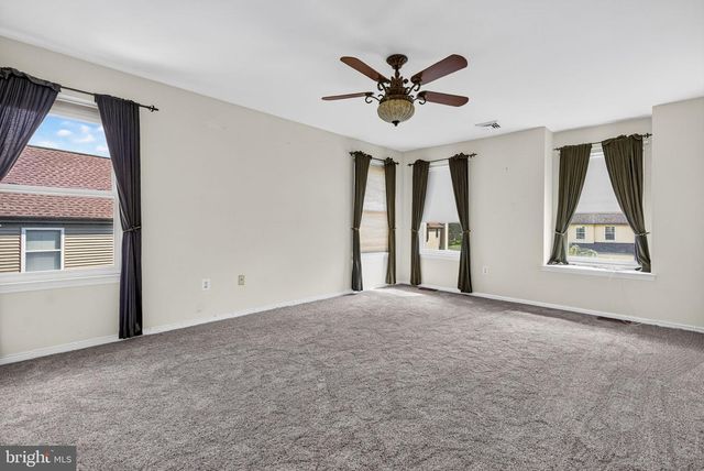 25 DOMINION DR, Marlton, NJ 08053