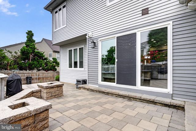 25 DOMINION DR, Marlton, NJ 08053