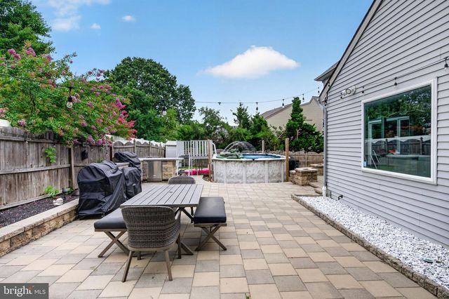 25 DOMINION DR, Marlton, NJ 08053