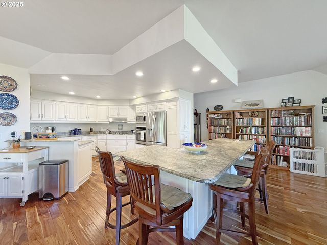 106 SCHOONER BAY Dr, Brookings, OR 97415