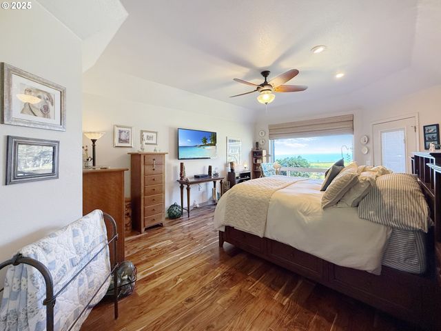 106 SCHOONER BAY Dr, Brookings, OR 97415