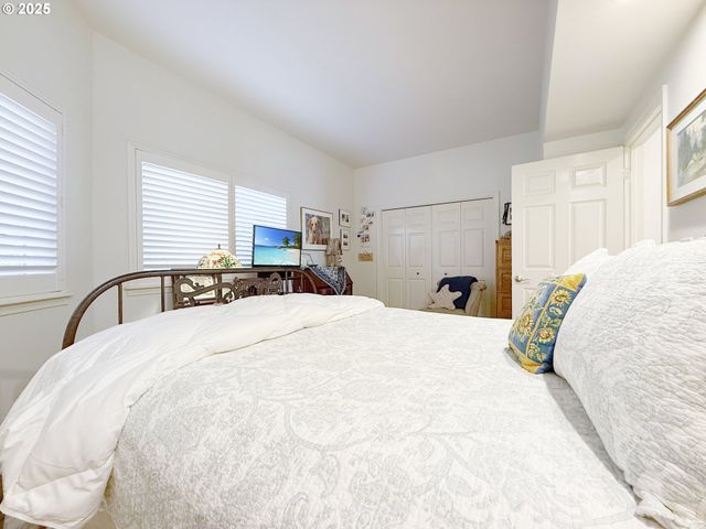 106 SCHOONER BAY Dr, Brookings, OR 97415