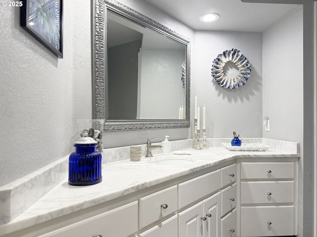 106 SCHOONER BAY Dr, Brookings, OR 97415