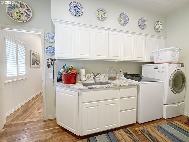 106 SCHOONER BAY Dr, Brookings, OR 97415