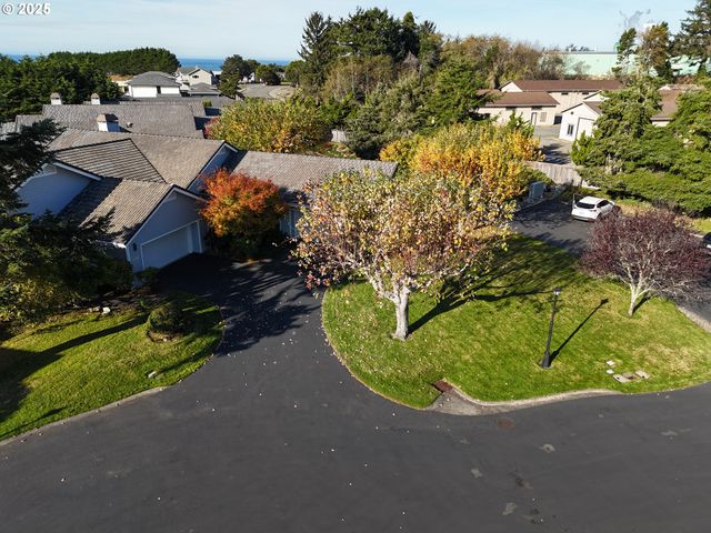 106 SCHOONER BAY Dr, Brookings, OR 97415