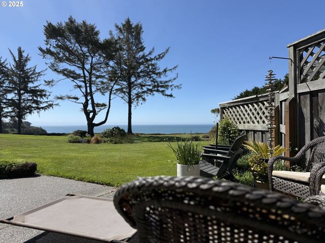 106 SCHOONER BAY Dr, Brookings, OR 97415