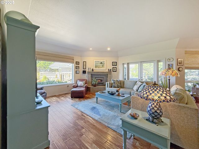 106 SCHOONER BAY Dr, Brookings, OR 97415