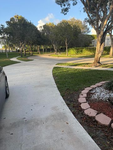 9960 Woodworth Court, Wellington, FL 33414