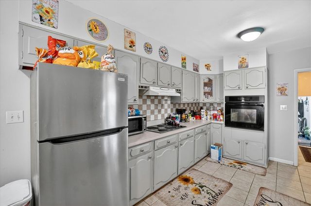 1023 Evanston Drive, Jackson, MI 49202