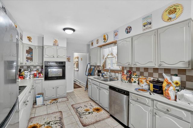 1023 Evanston Drive, Jackson, MI 49202