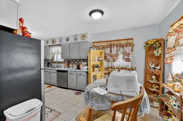 1023 Evanston Drive, Jackson, MI 49202