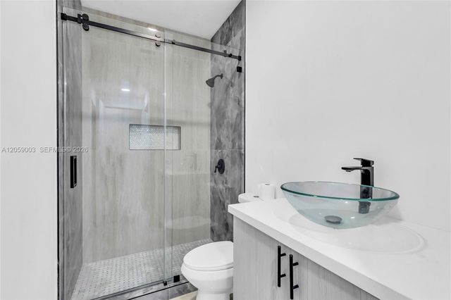 8651 SW 12th St, Pembroke Pines, FL 33025