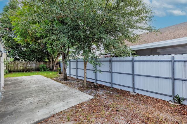 8651 SW 12th St, Pembroke Pines, FL 33025