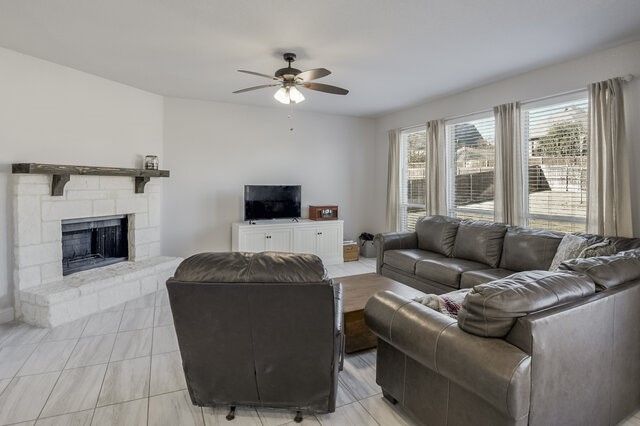 807 Imperial Way, Mansfield, TX 76063