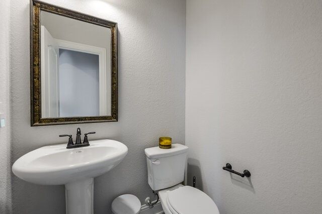 807 Imperial Way, Mansfield, TX 76063