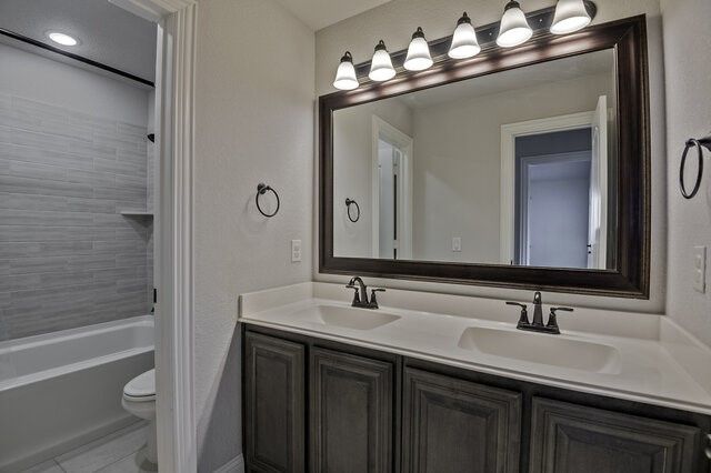 807 Imperial Way, Mansfield, TX 76063