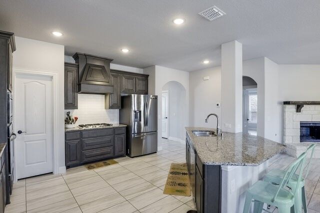 807 Imperial Way, Mansfield, TX 76063