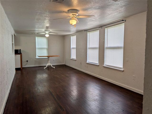 7400 High Meadow Road, Noble, OK 73068