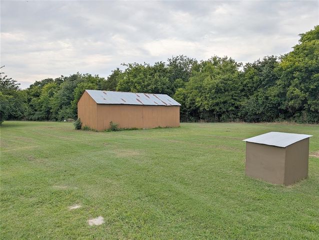 7400 High Meadow Road, Noble, OK 73068